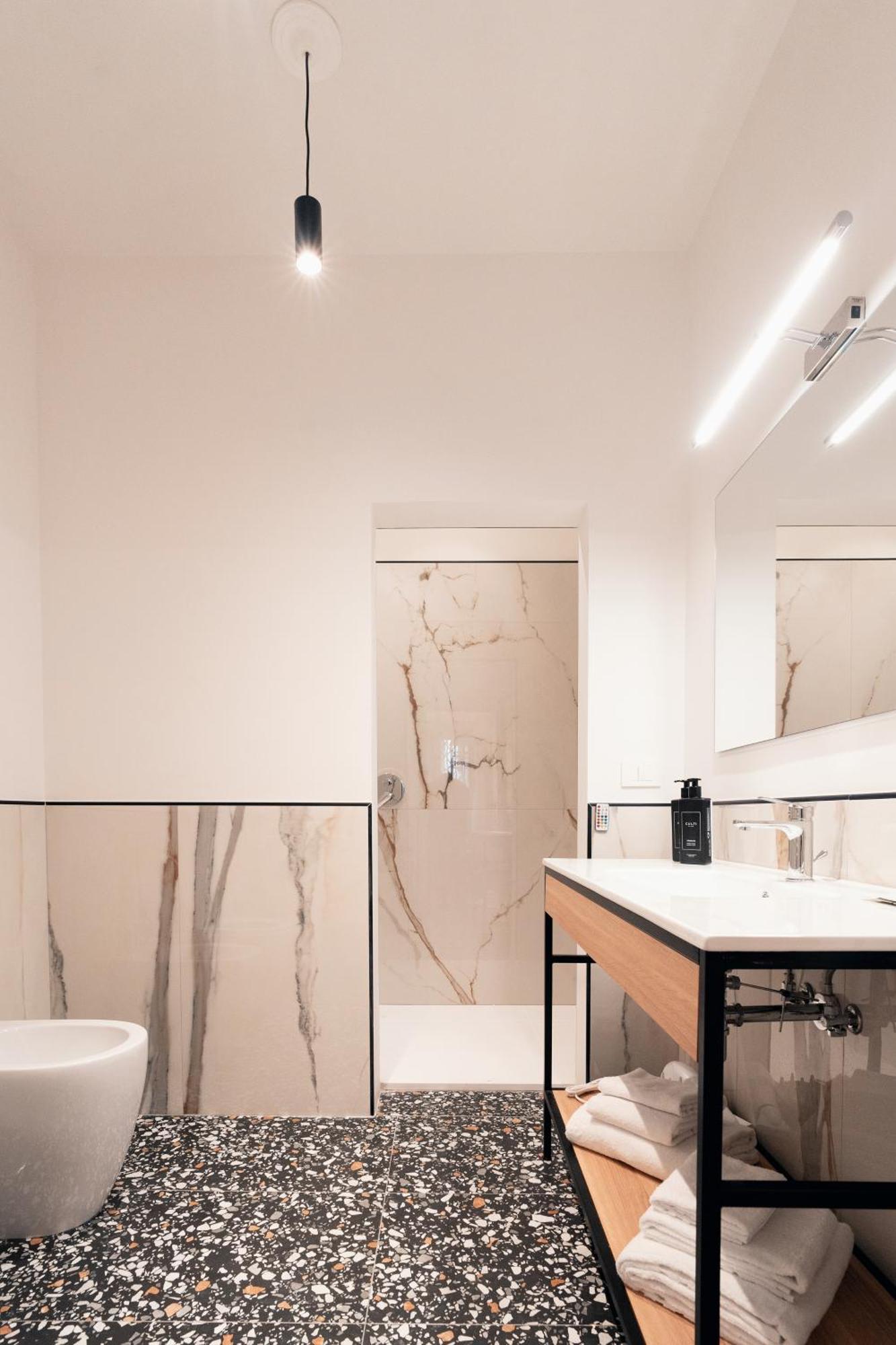 Naman Hotellerie - Monti Rome Luaran gambar