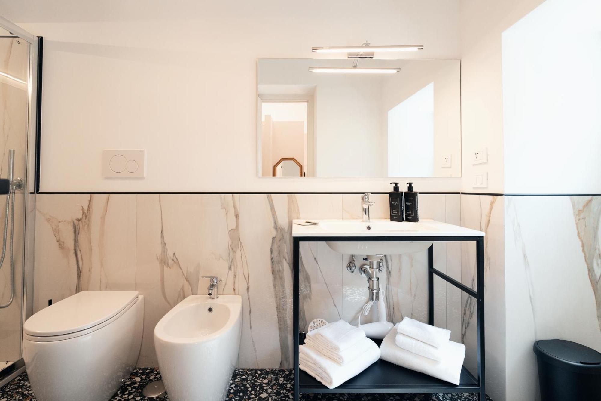 Naman Hotellerie - Monti Rome Luaran gambar