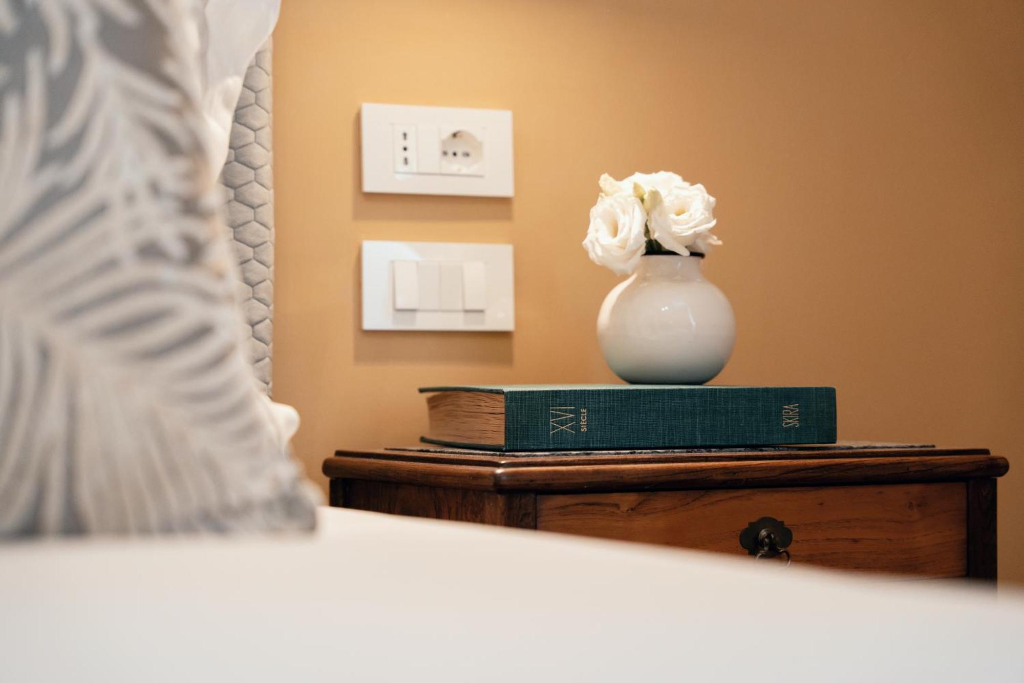 Naman Hotellerie - Monti Rome Luaran gambar