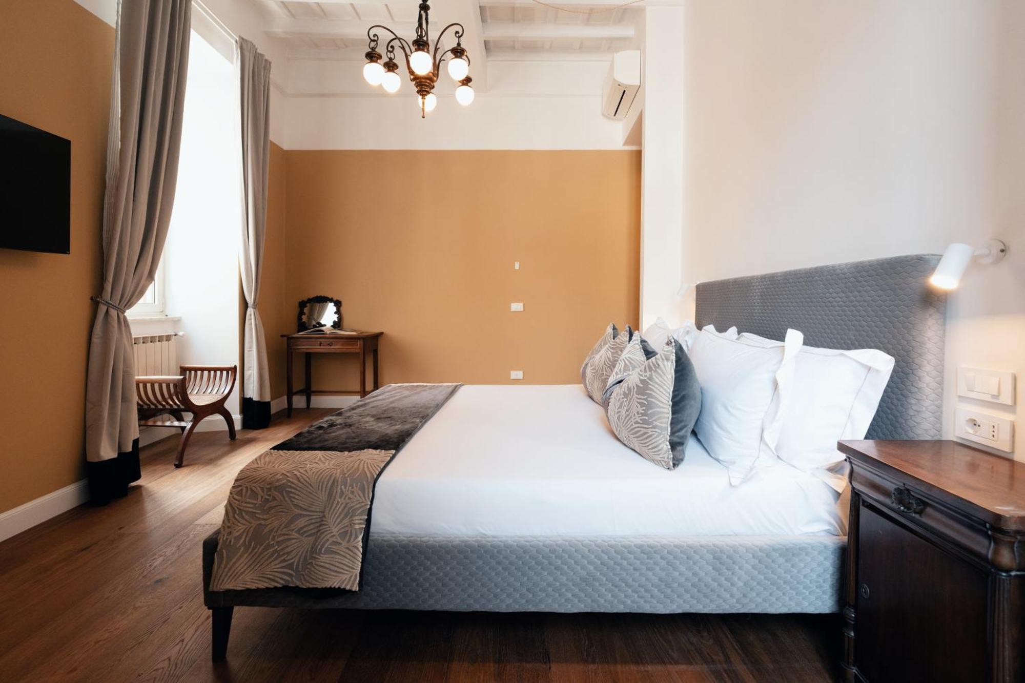Naman Hotellerie - Monti Rome Luaran gambar
