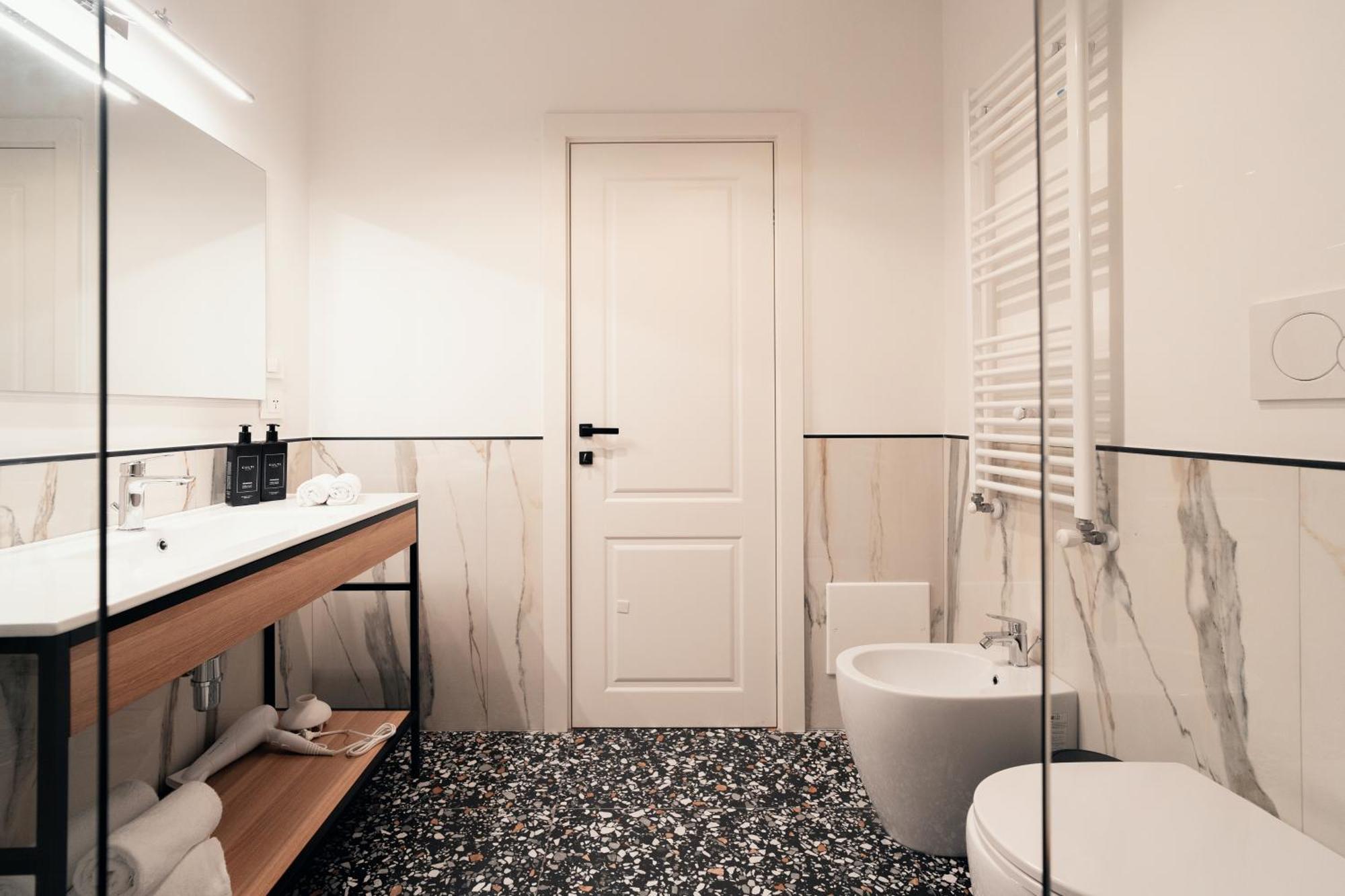 Naman Hotellerie - Monti Rome Luaran gambar